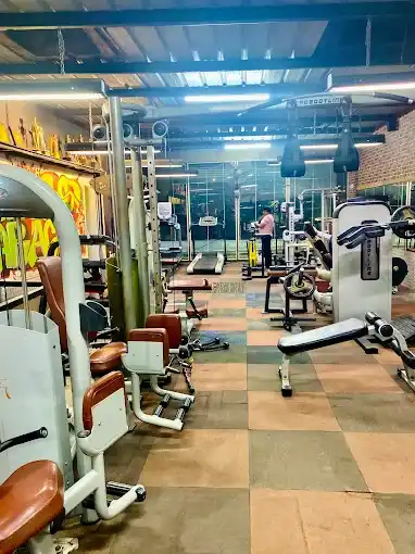 best gym in Kamptee - Fitness Garage powerlifting