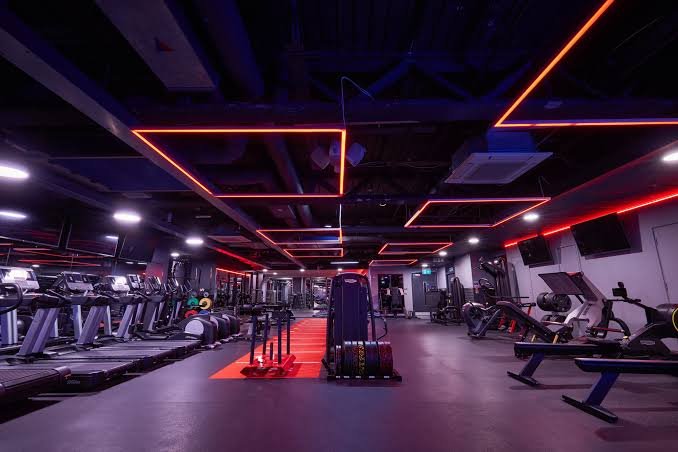Crunch Fitness workout floor
